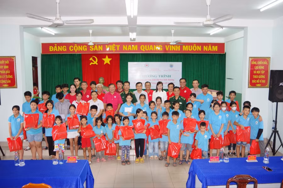 Tặng 4.jpg
