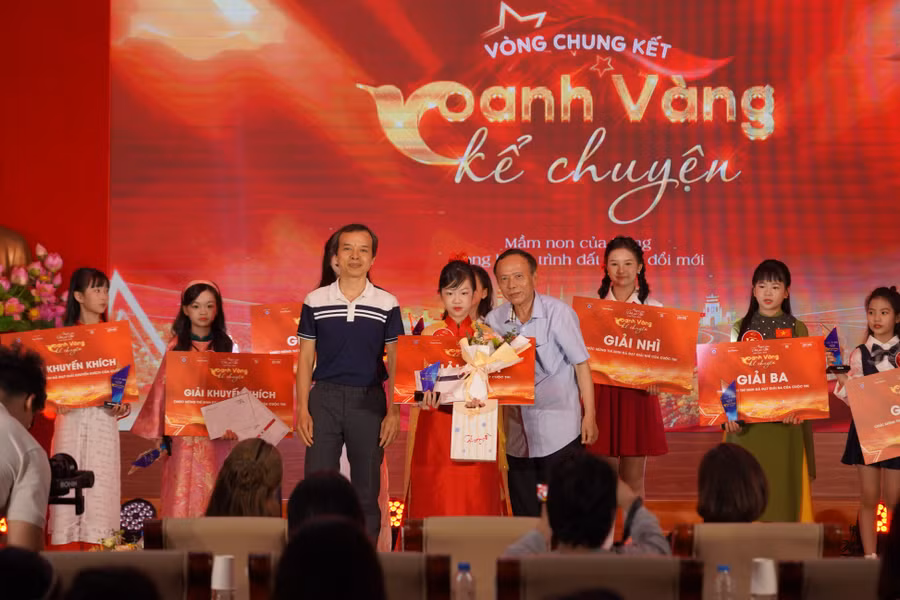 cuoc-thi-oanh-vang-ke-chuyen-2.jpg