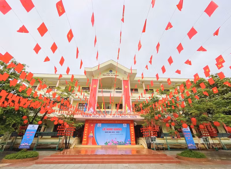 truong-hoc-chuan-bi-khai-giang.jpg