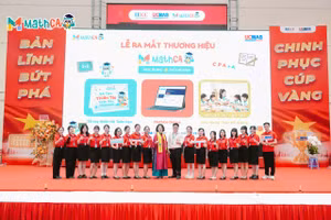Toàn cảnh Lễ ra mắt Hệ thống Toán MATHCA tại Nhà thi đấu Cầu Giấy (Hà Nội).
