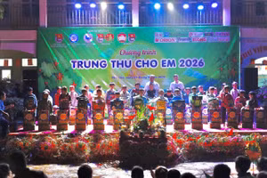 Mang yêu thương đến với thiếu nhi xã Vân Sơn, tỉnh Phú Thọ