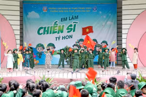 Trẻ mầm non hào hứng được trải nghiệm 'Bé làm chiến sĩ'