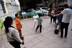 Môi trường an toàn, tôn trọng sự khác biệt, không kỳ thị trẻ có vấn đề tâm lý sẽ giúp các em dễ dàng tìm kiếm sự trợ giúp hơn. Ảnh: Thế Dương.