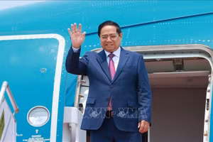 Lễ đón Thủ tướng Phạm Minh Chính đến Thiên Tân bắt đầu chuyến tham dự Hội nghị thường niên các nhà tiên phong lần thứ 16 của WEF. (Ảnh: Dương Giang/TTXVN)