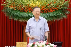 Tổng Bí thư, Chủ tịch nước Tô Lâm phát biểu chỉ đạo tại buổi làm việc với ngành Giáo dục và Đào sáng 15/6. Ảnh: TTXVN