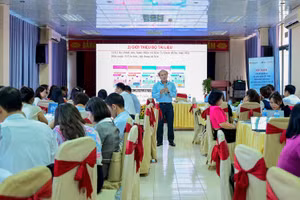 Toàn cảnh Hội thảo, tập huấn cán bộ quản lí và giáo viên cốt cán (tại Hải Phòng).