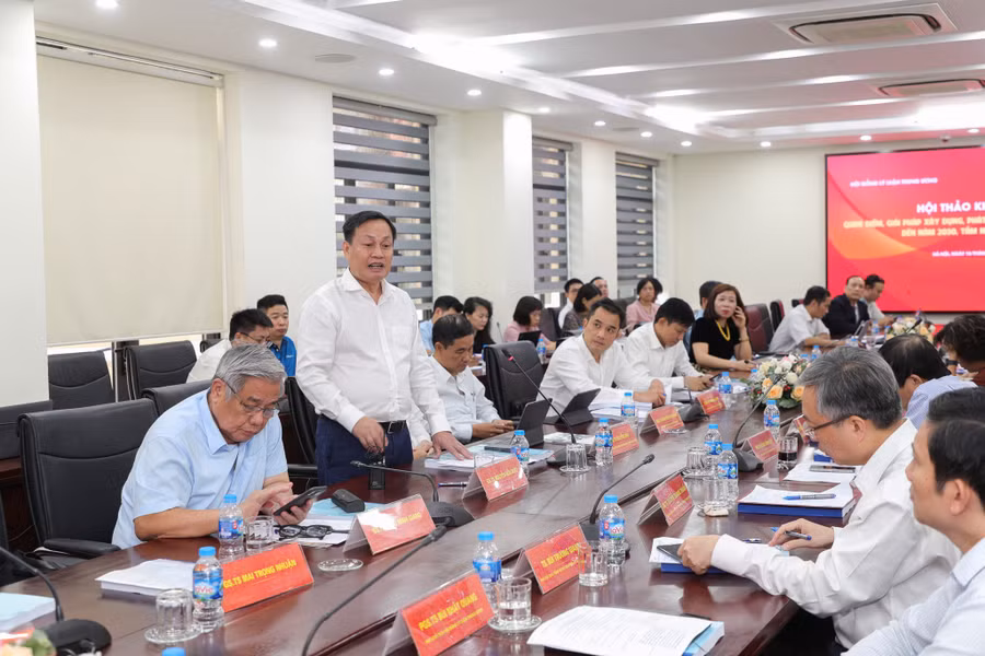 vnu-hoi-thao-khoa-hoc-hoi-dong-ly-luan-trung-uong-25-2478.jpg