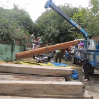 Bắt khẩn cấp xe tải chở gỗ lậu trên Quốc lộ 1A ảnh 1