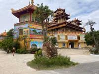 16-buc-tranh-su-doc-ban-o-chua-quan-the-am-20.jpg