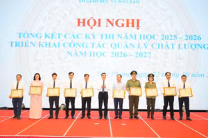 UBND TP Hải Phòng biểu dương tập thể, cá nhân đạt thành tích xuất sắc trong phục vụ công tác tổ chức các kỳ thi năm học 2025-2026.