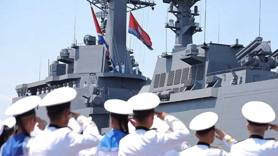 Ông Kim Jong-un công bố kế hoạch mở rộng hạm đội với tốc độ đáng chú ý