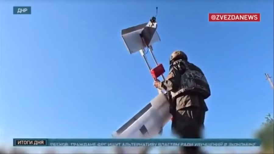 Drone Molniya mang 6kg hàng hóa xuyên rừng tiếp tế cho trinh sát
