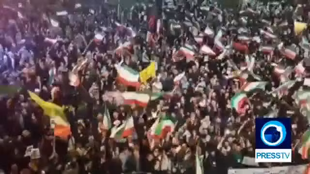 Người Iran xuống đường trên khắp cả nước.