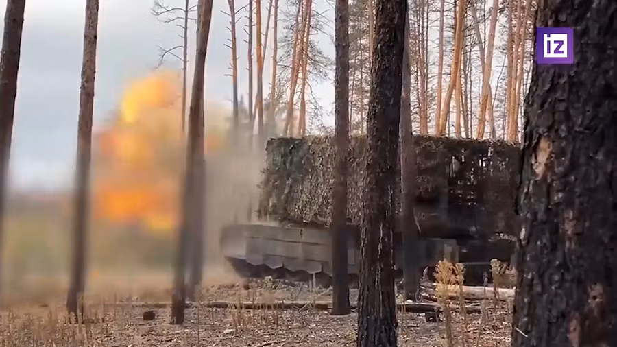 Công bố video xe tăng T-90M Nga phá hủy cứ điểm Ukraine hướng Krasnolimansky