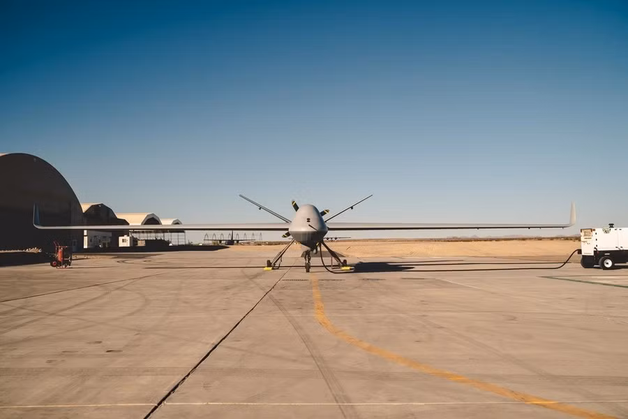 drone-mq-9b-duoc-tang-hoa-luc-hai-quan-voi-ten-lua-tam-xa-3.jpg