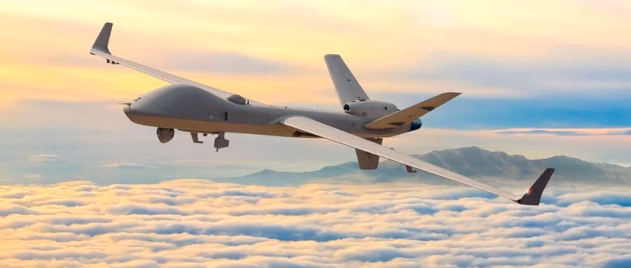 drone-mq-9b-duoc-tang-hoa-luc-hai-quan-voi-ten-lua-tam-xa-2.jpg