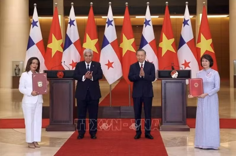tong-bi-thu-chu-tich-nuoc-to-lam-va-tong-thong-panama-chung-kien2.png