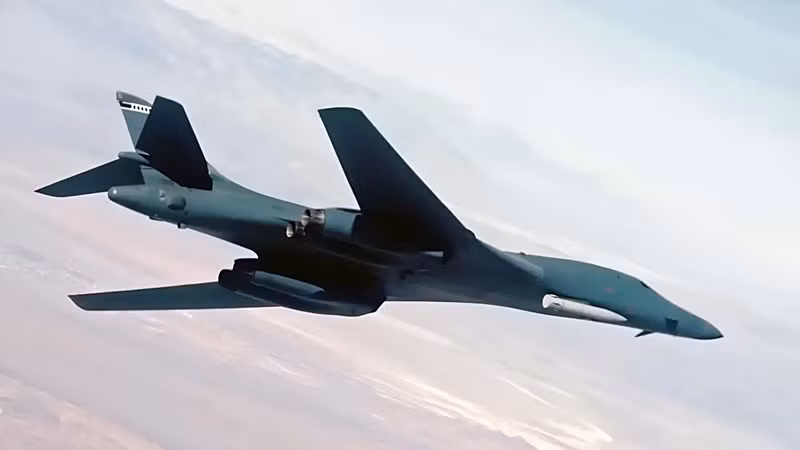 Lần đầu công bố hình ảnh B-1B Lancer mang tên lửa siêu vượt âm