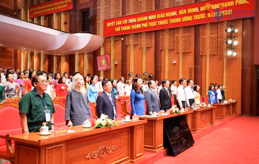 mo-ra-chang-duong-phat-trien-moi-cho-van-hoc-nghe-thuat-quang-ninh-2.jpg