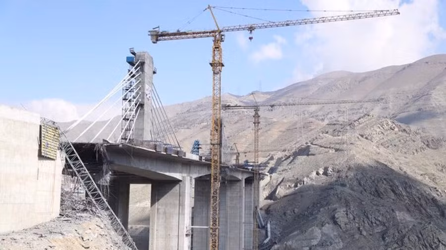 Video cây cầu ở Iran bắt đầu được ‘hồi sinh’ sau cuộc tấn công của Mỹ - Israel