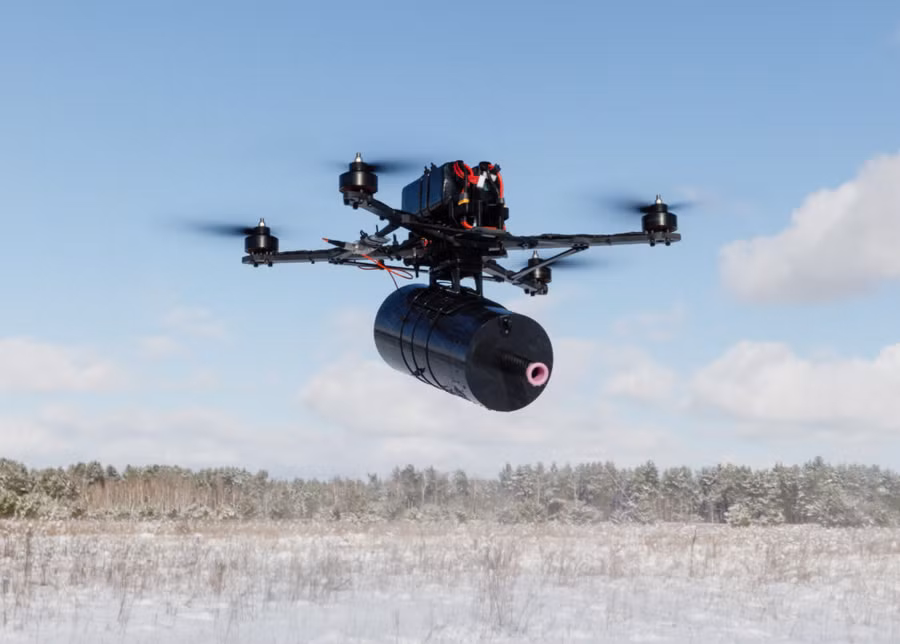 Drone điều khiển bằng sợi quang.