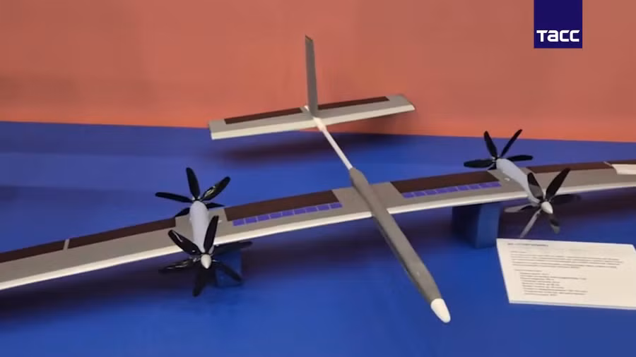 UAV có thể bay 40 ngày liên tục xuất hiện tại diễn đàn lớn