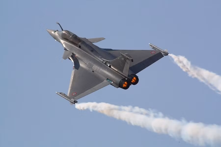 tiem-kich-rafale-co-vu-khi-gia-re-moi-de-san-uav-shahed-2.jpg