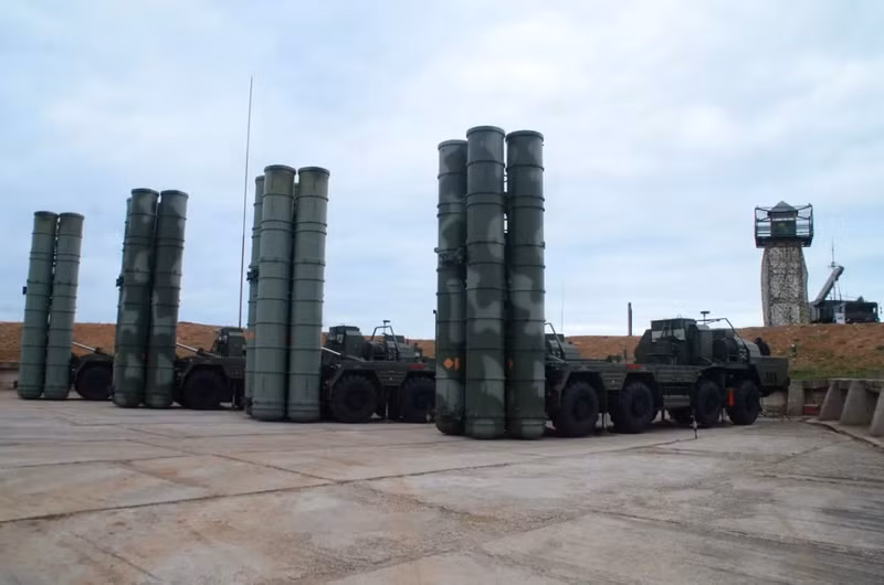 Hệ thống phòng không S-400.