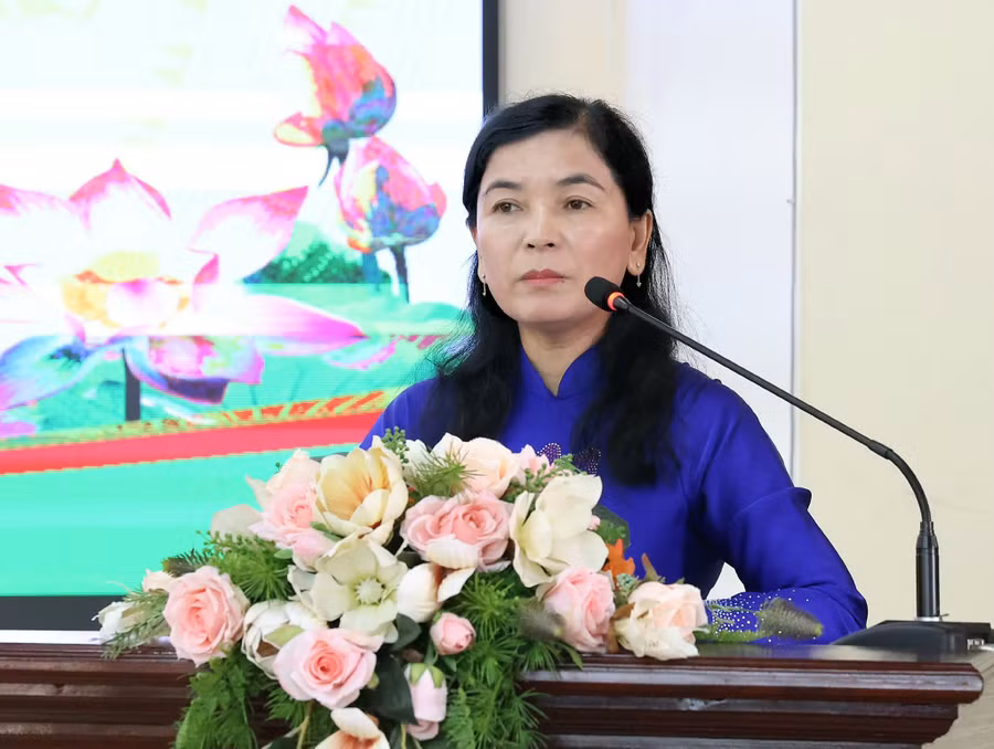 Bà Trần Thị Huyền, Giám đốc Sở GD&ĐT TP Cần Thơ, phát biểu khai mạc hội nghị.