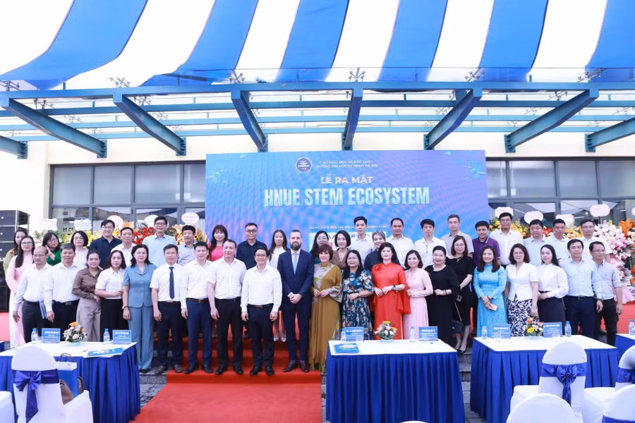 d8a96fb4-a936-4dfc-bcc0-6b823f7cdd75.jpg