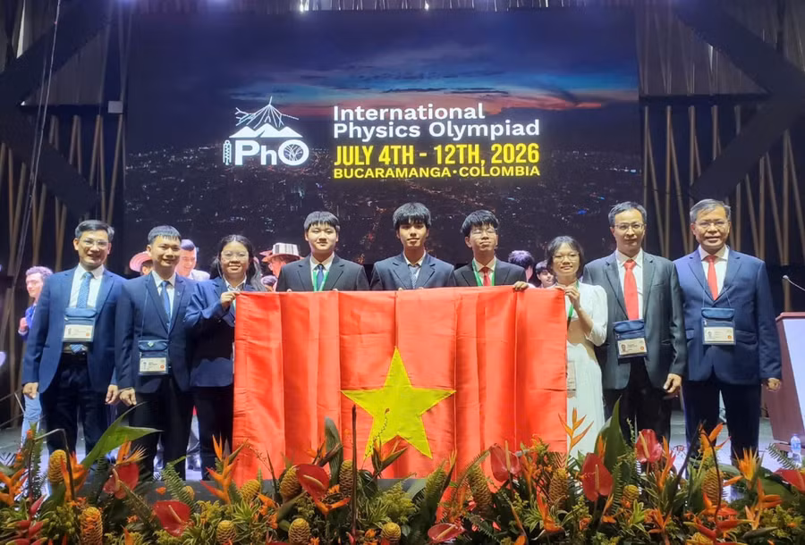 Đội tuyển quốc gia Việt Nam tại Kỳ thi Olympic Vật lí quốc tế lần thứ 56 (IPhO 2026). Ảnh: NTCC