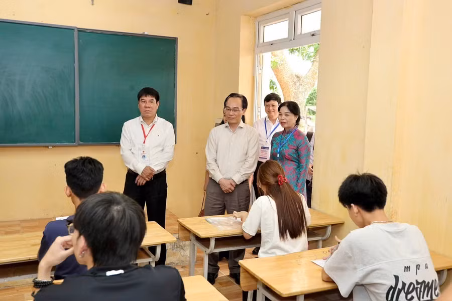 cd7db89b-08d6-4462-a4f6-4112f556eaa0.jpg