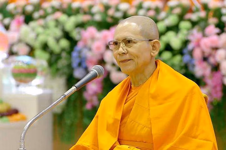 Cựu trụ trì Phra Dhammachayo của chùa Dhammakaya. Ảnh: Bangkok Post.