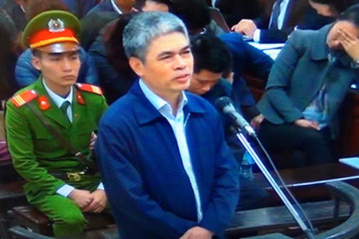 Bị cáo Nguyễn Xuân Sơn tại phiên tòa xét xử sơ thẩm vụ đại án kinh tế xảy ra tại OceanBank.