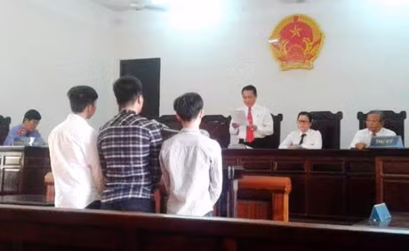 10 vu giao cau tre em thi 7 vu tai nha nghi - Anh 1