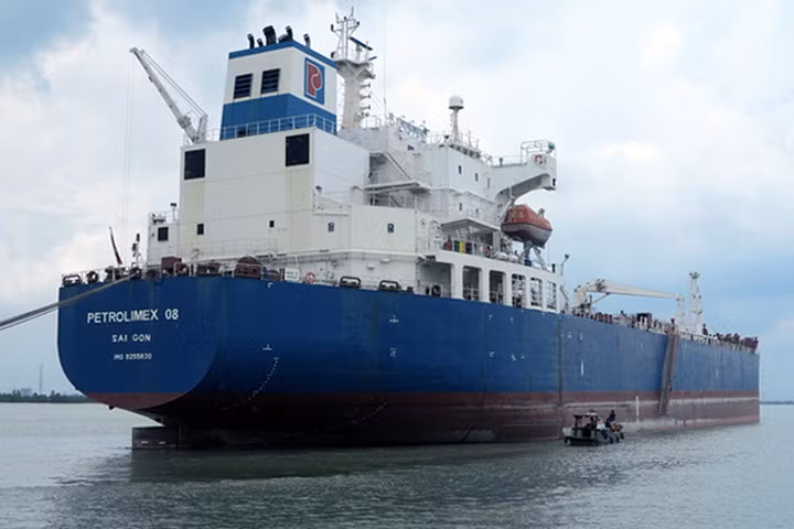 Chủ tàu Petrolimex 14 va chạm tàu Hải Thành 26 là ai?