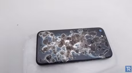 Hai hung iPhone 7 
