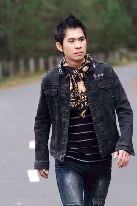 Soc voi cat-xe hat san khau 
