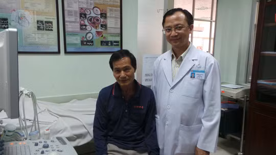  Và ông được cứu sống sau khi được phẫu thuật đặt stent 