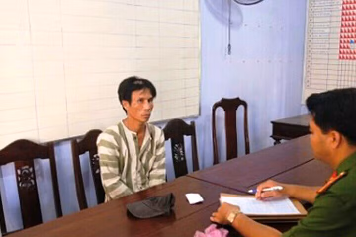 Đối tượng Quý tại cơ quan công an.