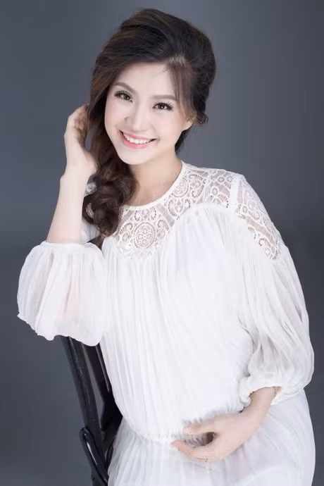 A hau Diem Trang hanh phuc don cong chua dau long - Anh 5