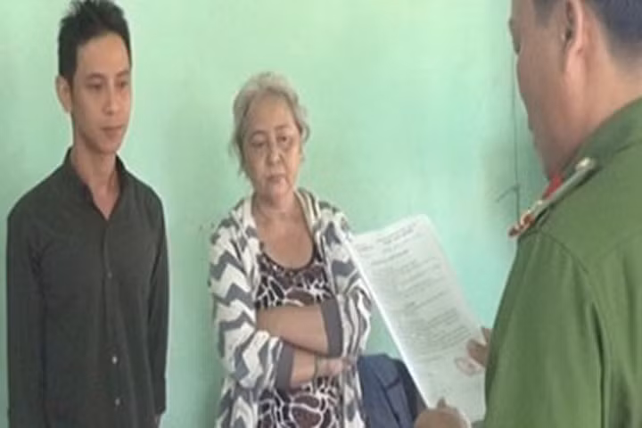 Bắt đầu nậu thanh long làm giả con dấu, chiếm đoạt tài sản