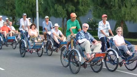 Khách du lịch Hà Nội. Ảnh minh họa