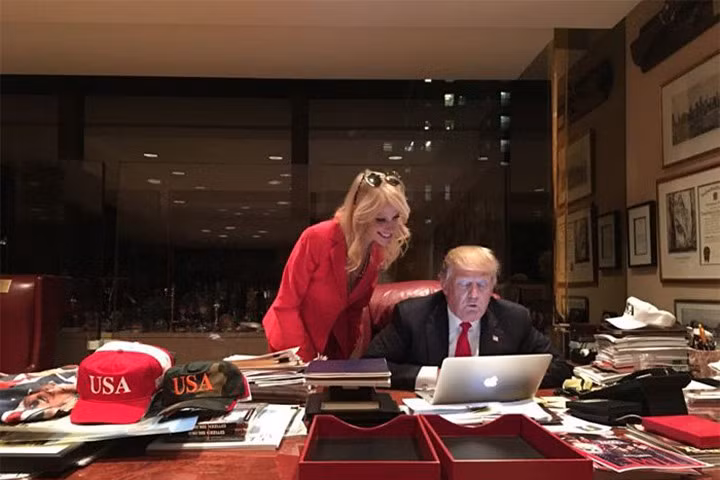 Những hình ảnh ít thấy ở Trump