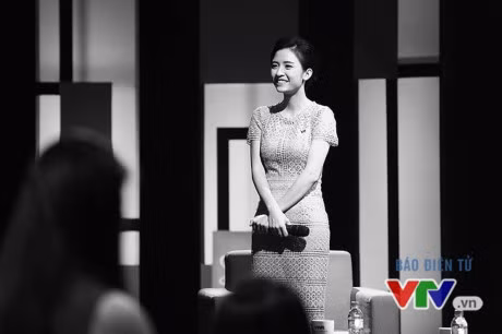 Hoang tu William va nhung hinh anh tai truong quay Talk Vietnam - Anh 2