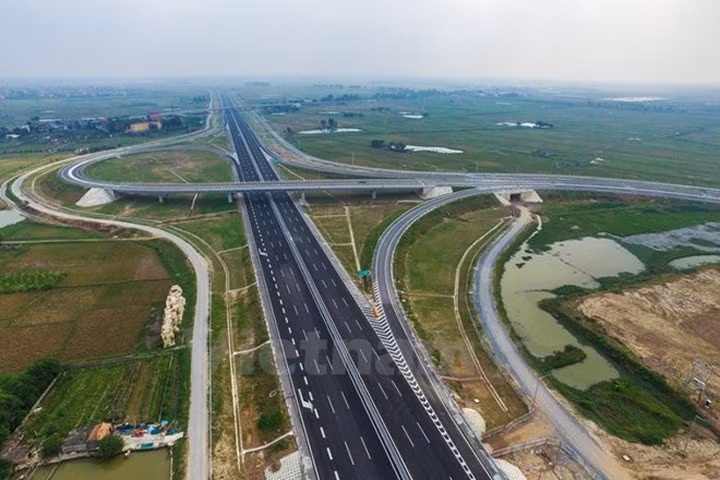 Bộ trưởng Tài chinh Đinh Tiến Dũng và những phút trải lòng đầu năm