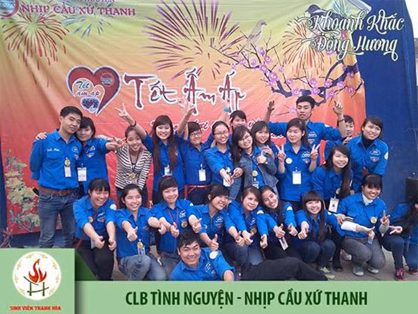 Khoảnh khắc đẹp của những sinh viên tình nguyện xứ Thanh