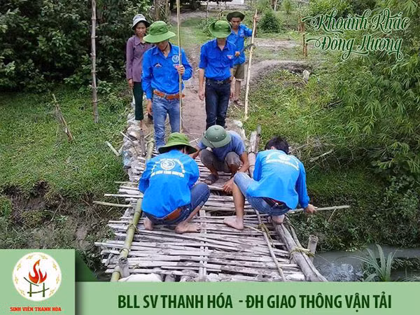 Khoảnh khắc đẹp của những sinh viên tình nguyện xứ Thanh