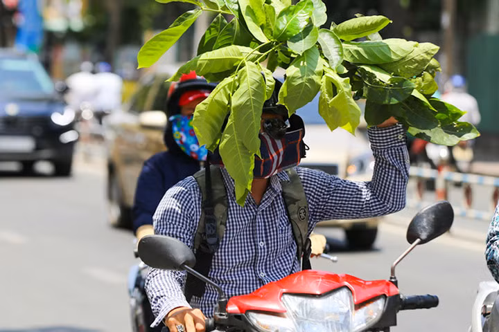 Thời tiết ngày 18/4: Bắc Bộ nắng nhẹ, Nam Bộ nắng nóng