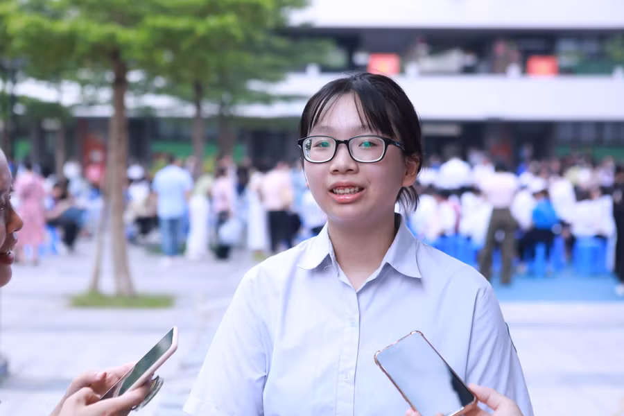 van-trang.jpg